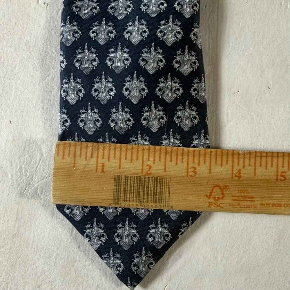 Von Maur Necktie Mens Navy Blue Silk Crest‎ Pattern Custom Collection Tie
